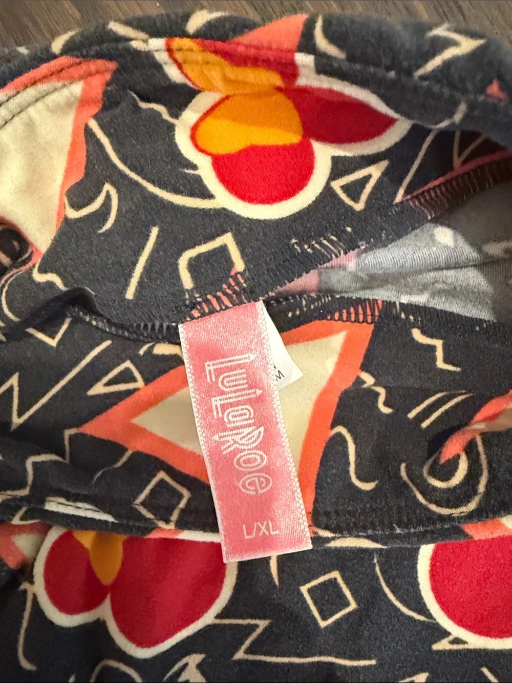 LuLaRoe Girl’s Minnie Mouse disney legging - Picture 2 of 2